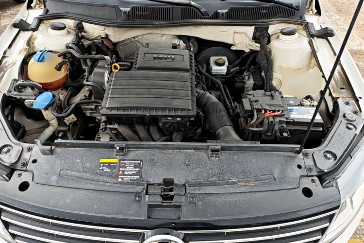 Used Volkswagen Lavida 2017 1.6L Automatic Comfort Edition Engine Bay