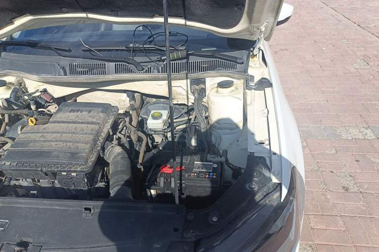 Used Volkswagen Lavida 2017 1.6L Manual Fashion Edition Engine Bay Left