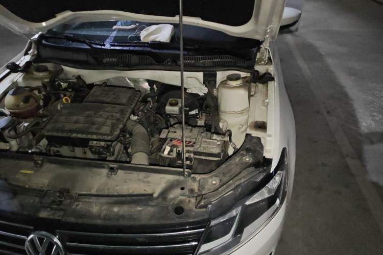Used Volkswagen Lavida 2017 1.6L Automatic Fashion Edition Engine Bay Left