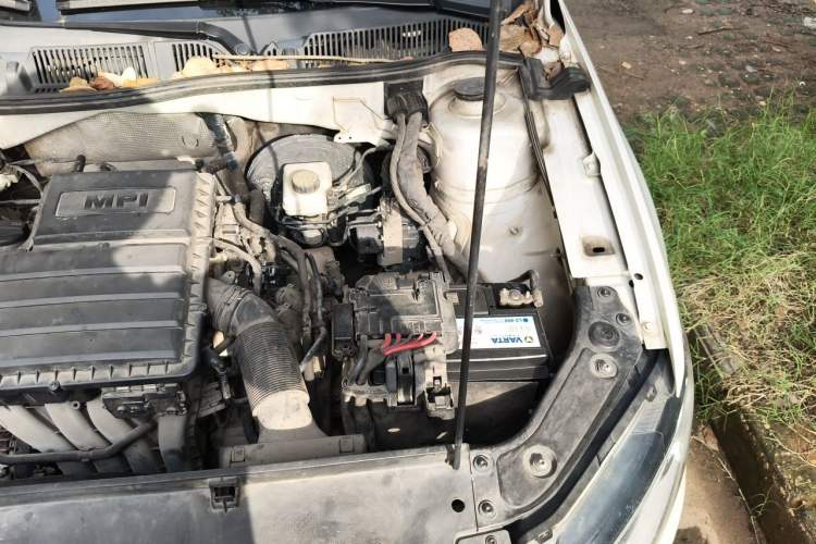 Used Volkswagen Lavida 2017 1.6L Automatic Comfort Edition Engine Bay Left