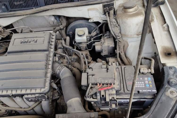Used Volkswagen Lavida 2017 1.6L Automatic Fashion Edition Engine Bay Left