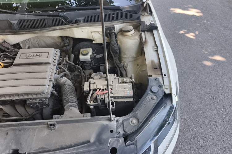 Used Volkswagen Lavida 2017 1.6L Automatic Fashion Edition Engine Bay Left