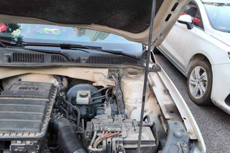 Used Volkswagen Lavida 2017 1.6L Manual Fashion Edition Engine Bay Left