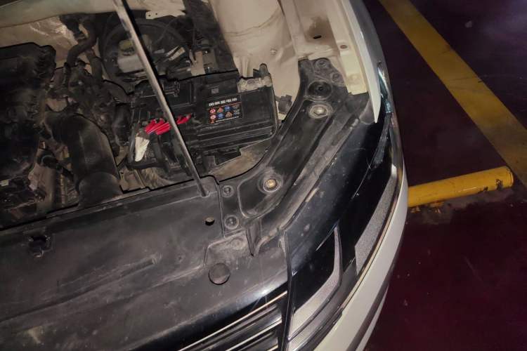 Used Volkswagen Lavida 2017 1.6L Automatic Comfort Edition Engine Bay Left
