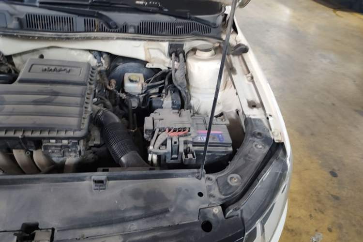 Used Volkswagen Lavida 2017 1.6L Manual Fashion Edition Engine Bay Left