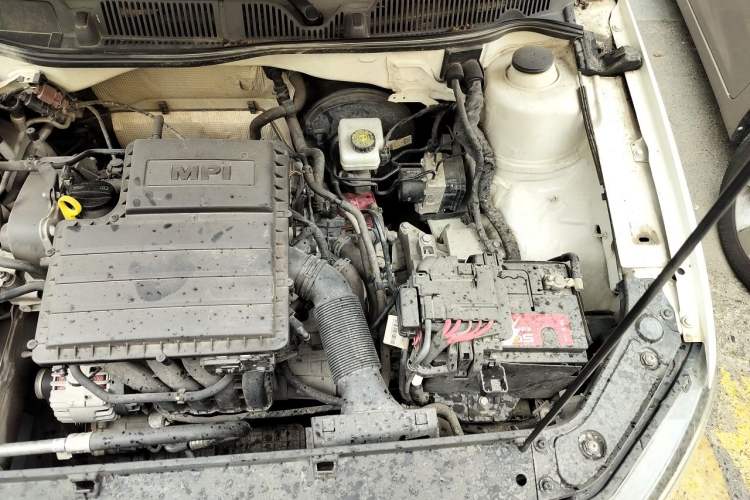 Used Volkswagen Lavida 2017 1.6L Automatic Comfort Edition Engine Bay Left