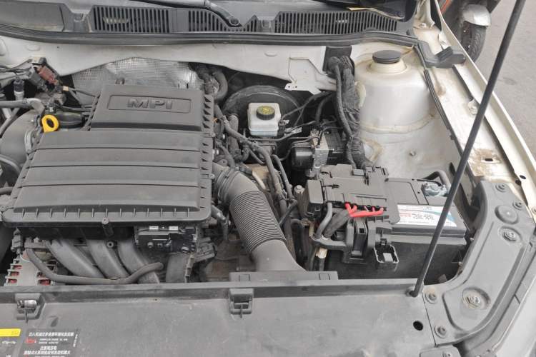 Used Volkswagen Lavida 2017 1.6L Automatic Comfort Edition Engine Bay Left