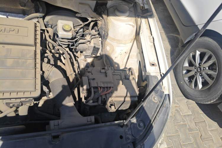 Used Volkswagen Lavida 2017 1.6L Automatic Comfort Edition Engine Bay Left
