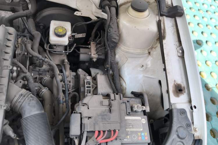 Used Volkswagen Lavida 2017 1.6L Automatic Fashion Edition Engine Bay Left