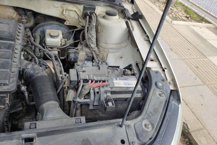 Used Volkswagen Lavida 2017 1.6L Automatic Comfort Edition Engine Bay Left