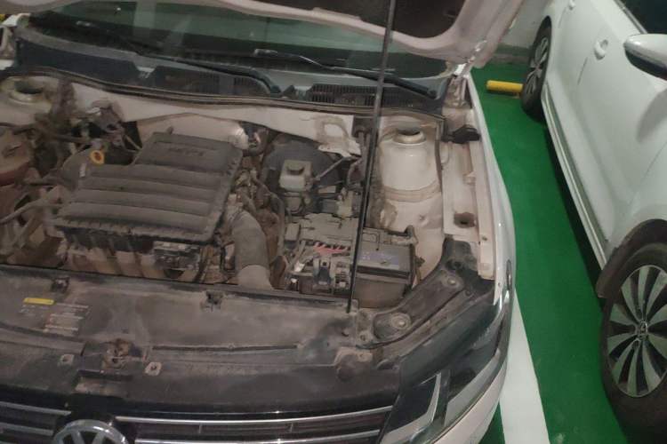 Used Volkswagen Lavida 2017 1.6L Automatic Comfort Edition Engine Bay Left