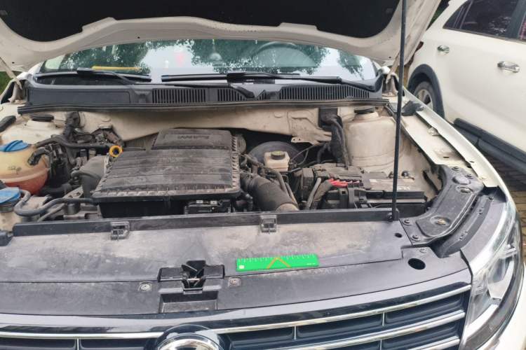 Used Volkswagen Lavida 2017 1.6L Automatic Comfort Edition Engine Bay Left