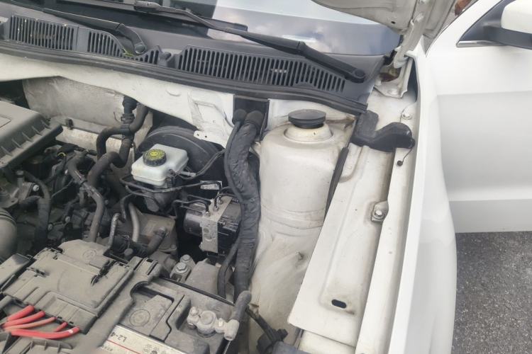 Used Volkswagen Lavida 2017 1.6L Automatic Comfort Edition Engine Bay Left