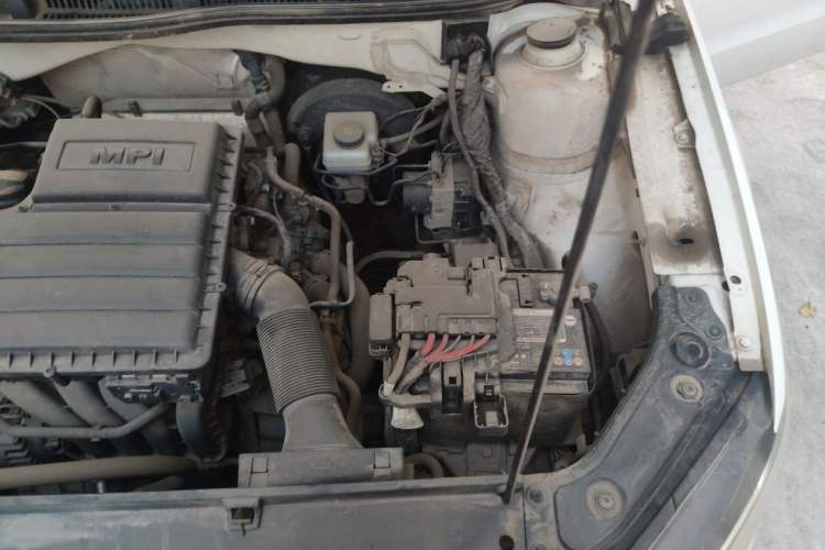 Used Volkswagen Lavida 2017 1.6L Manual Fashion Edition Engine Bay Left
