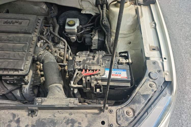 Used Volkswagen Lavida 2017 1.6L Manual Fashion Edition Engine Bay Left