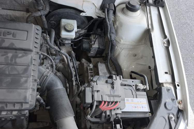 Used Volkswagen Lavida 2017 1.6L Automatic Fashion Edition Engine Bay Left
