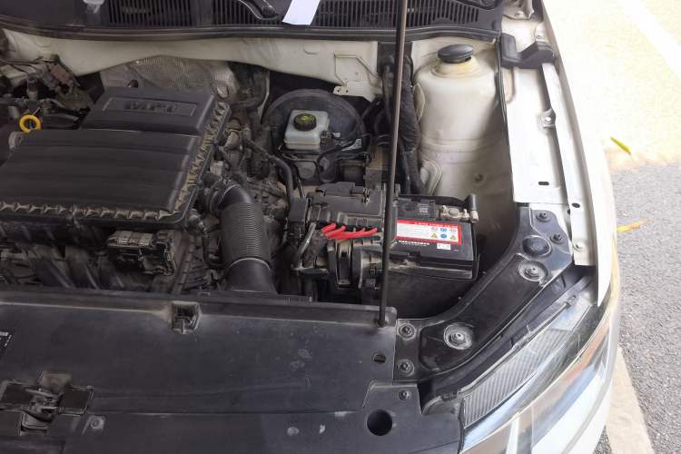 Used Volkswagen Lavida 2017 1.6L Automatic Fashion Edition Engine Bay Left