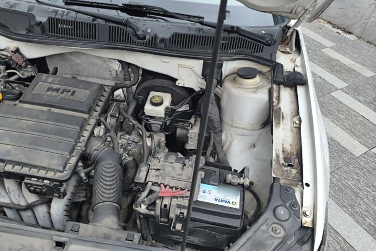 Used Volkswagen Lavida 2017 1.6L Automatic Fashion Edition Engine Bay Left