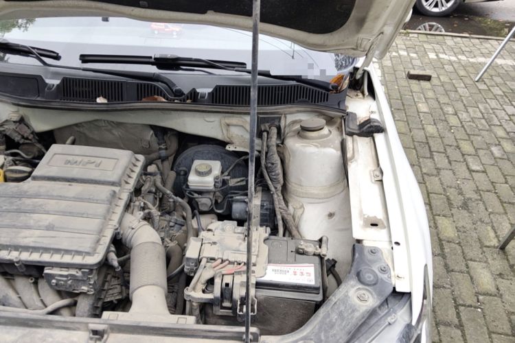 Used Volkswagen Lavida 2017 1.6L Automatic Comfort Edition Engine Bay Left