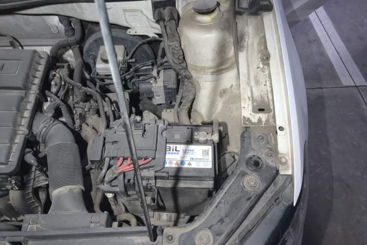 Used Volkswagen Lavida 2017 1.6L Automatic Comfort Edition Engine Bay Left