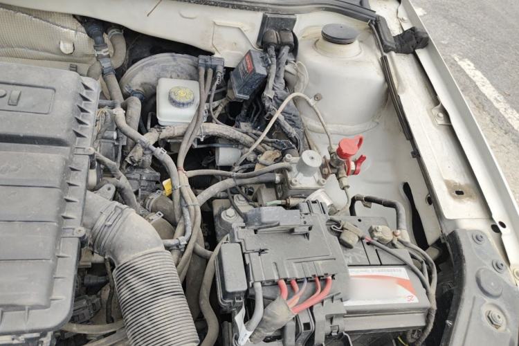 Used Volkswagen Lavida 2017 1.6L Manual Fashion Edition Engine Bay Left