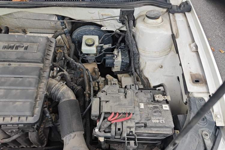 Used Volkswagen Lavida 2017 1.6L Automatic Fashion Edition Engine Bay Left