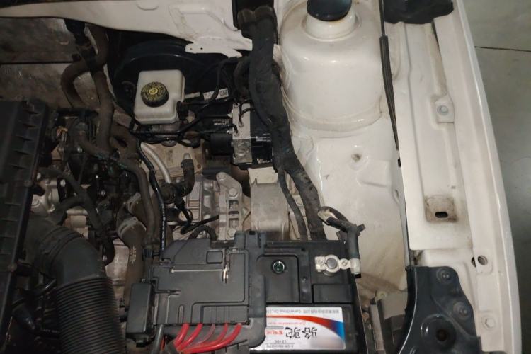 Used Volkswagen Lavida 2017 1.6L Automatic Comfort Edition Engine Bay Left