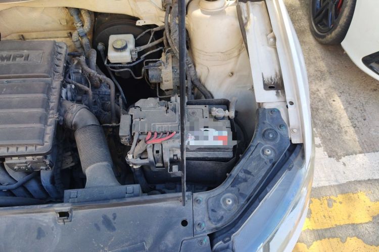Used Volkswagen Lavida 2017 1.6L Manual Fashion Edition Engine Bay Left