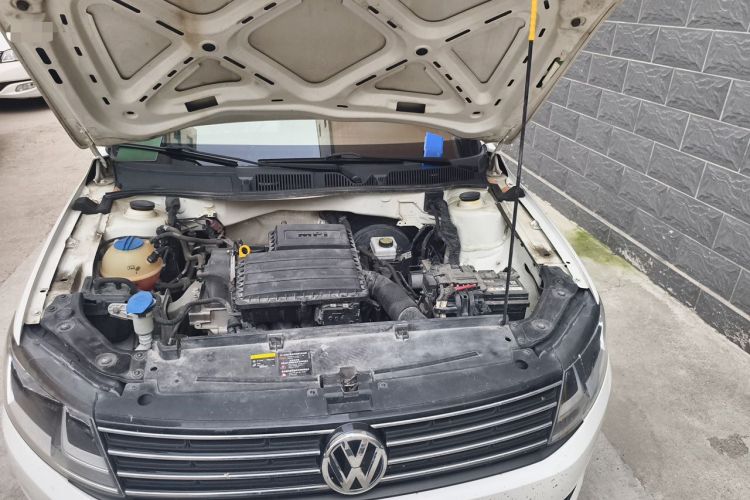 Used Volkswagen Lavida 2017 1.6L Automatic Fashion Edition Engine Bay Left