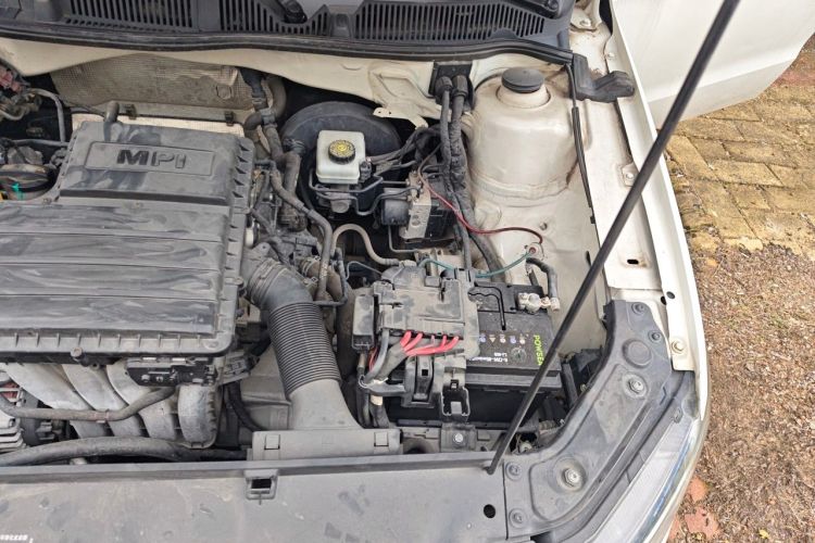 Used Volkswagen Lavida 2017 1.6L Manual Fashion Edition Engine Bay Left