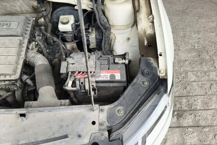 Used Volkswagen Lavida 2017 1.6L Automatic Comfort Edition Engine Bay Left