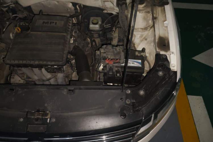 Used Volkswagen Lavida 2017 1.6L Automatic Fashion Edition Engine Bay Left