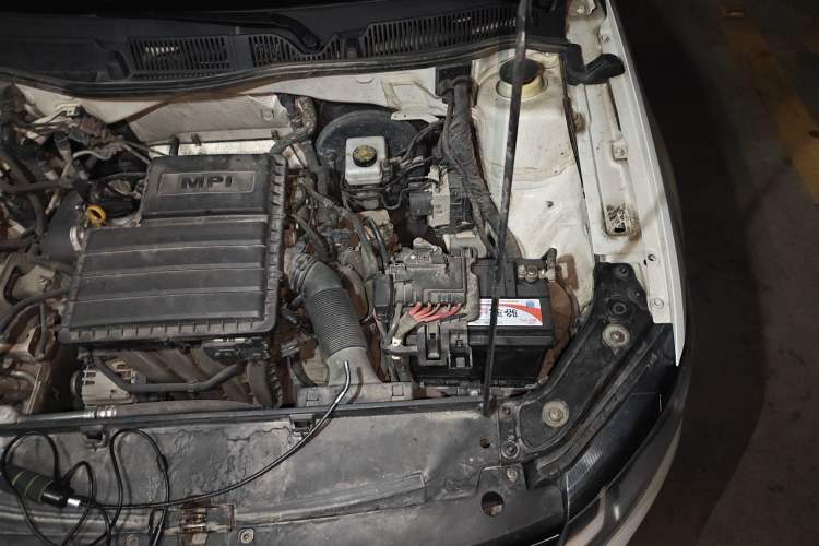 Used Volkswagen Lavida 2017 1.6L Automatic Fashion Edition Engine Bay Left