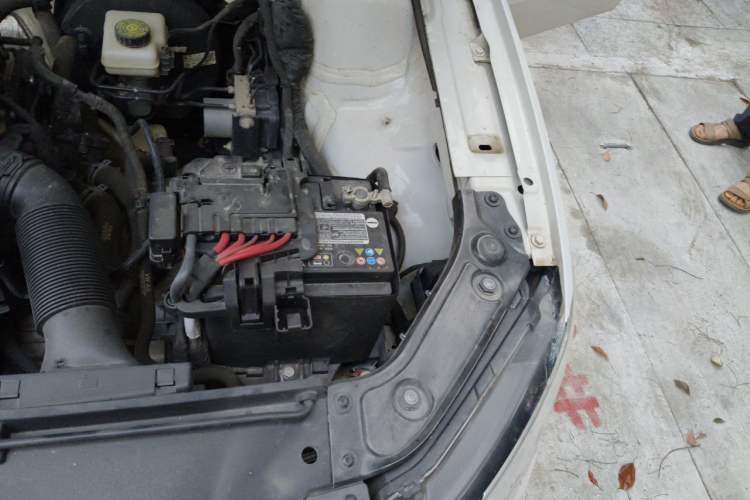 Used Volkswagen Lavida 2017 1.6L Automatic Fashion Edition Engine Bay Left