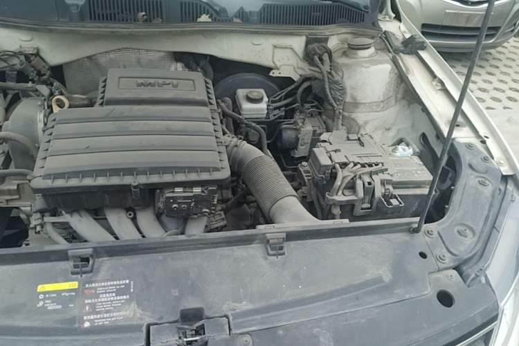 Used Volkswagen Lavida 2017 1.6L Manual Fashion Edition Engine Bay Left