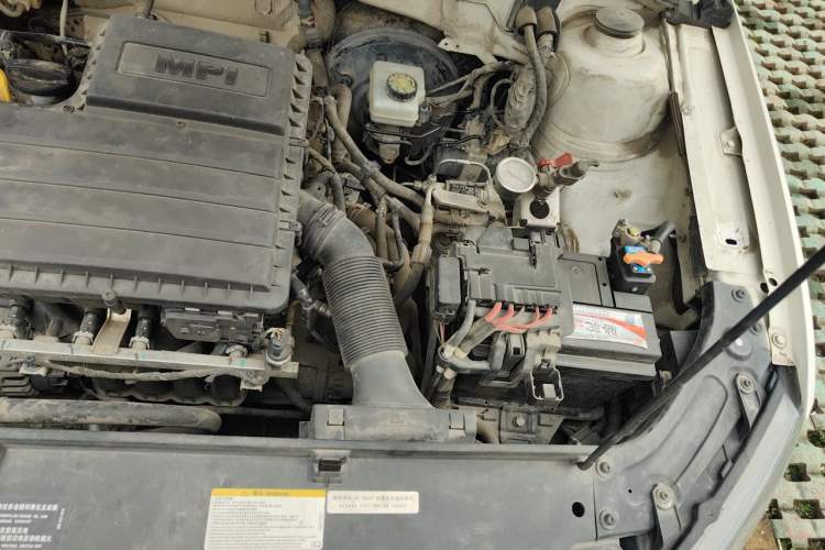 Used Volkswagen Lavida  Engine Bay Left