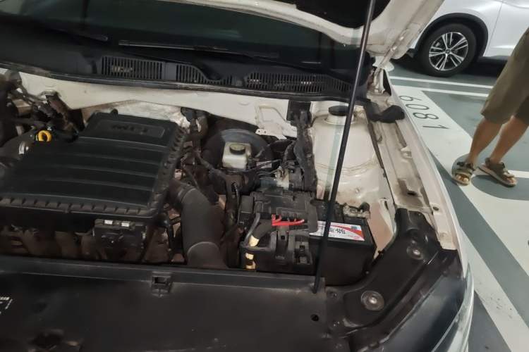 Used Volkswagen Lavida 2017 1.6L Automatic Comfort Edition Engine Bay Left