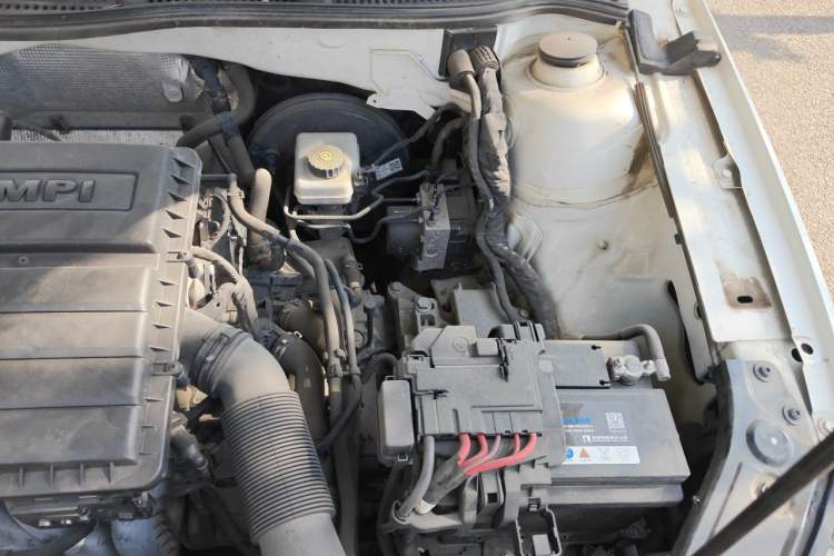 Used Volkswagen Lavida 2017 1.6L Automatic Comfort Edition Engine Bay Left