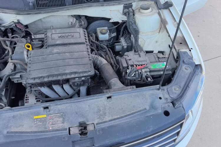 Used Volkswagen Lavida 2017 1.6L Automatic Comfort Edition Engine Bay Left