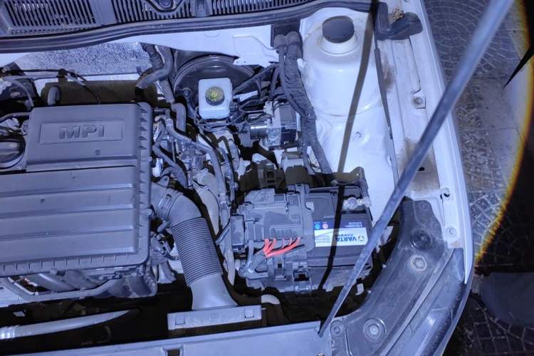 Used Volkswagen Lavida 2017 1.6L Automatic Comfort Edition Engine Bay Left