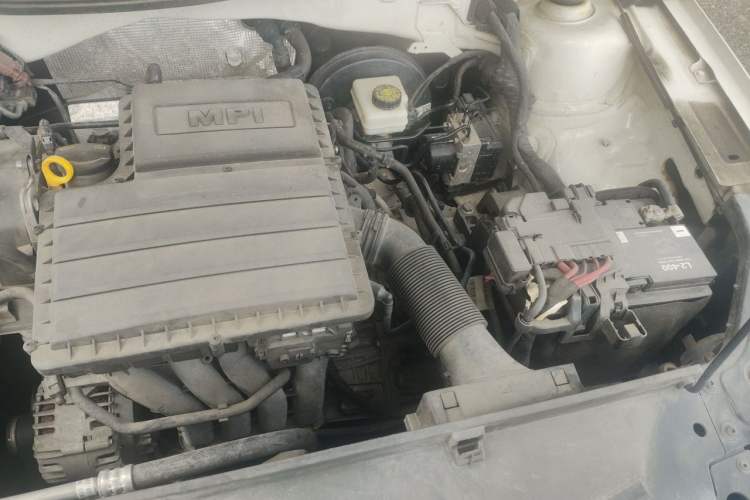 Used Volkswagen Lavida 2017 1.6L Automatic Fashion Edition Engine Bay Left