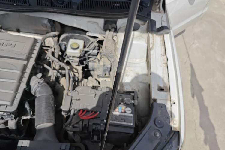 Used Volkswagen Lavida 2017 1.6L Automatic Comfort Edition Engine Bay Left