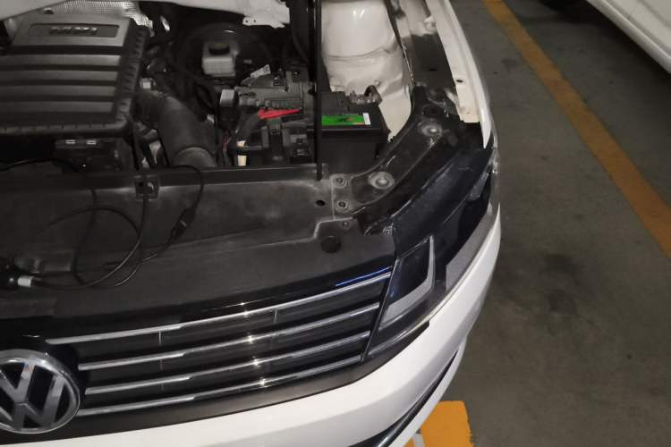 Used Volkswagen Lavida 2017 1.6L Automatic Comfort Edition Engine Bay Left