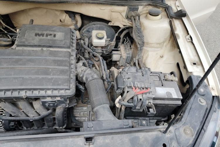 Used Volkswagen Lavida 2017 1.6L Automatic Fashion Edition Engine Bay Left