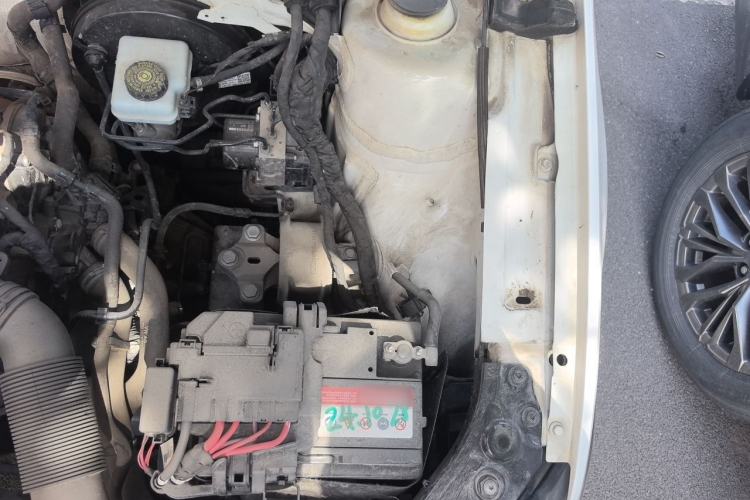 Used Volkswagen Lavida 2017 1.6L Manual Fashion Edition Engine Bay Left