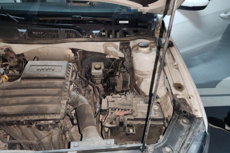 Used Volkswagen Lavida 2017 1.6L Automatic Comfort Edition Engine Bay Left
