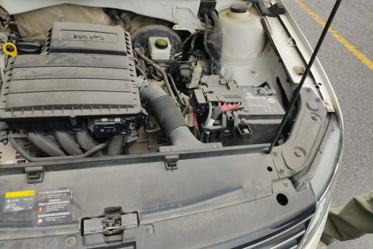 Used Volkswagen Lavida 2017 1.6L Automatic Comfort Edition Engine Bay Left