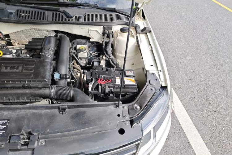 Used Volkswagen Lavida 2017 230TSI DSG Comfort Edition Engine Bay Left