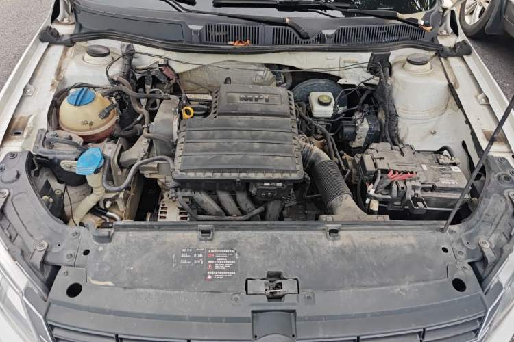 Used Volkswagen Lavida 2017 1.6L Automatic Fashion Edition Engine Bay