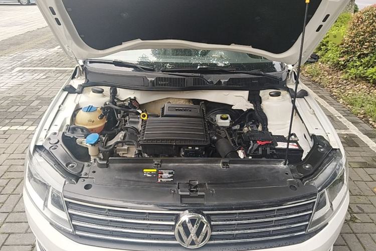 Used Volkswagen Lavida 2017 1.6L Automatic Comfort Edition Engine Bay